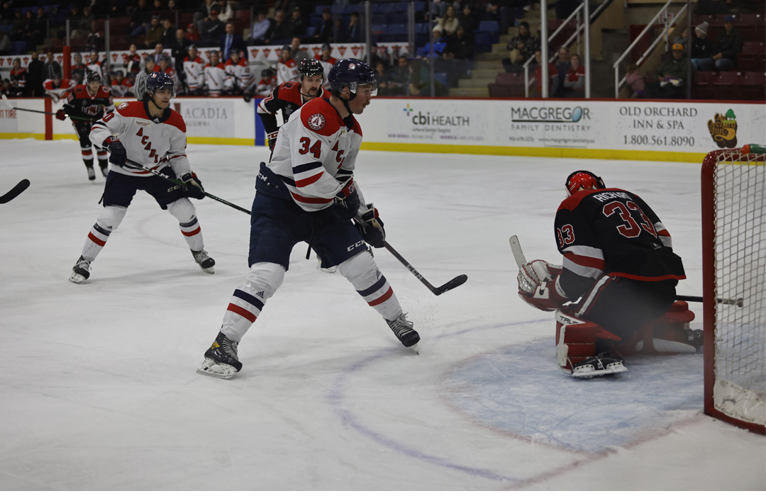 Axemen lose in overtime against U SPORTS No. 1 ranked REDS
